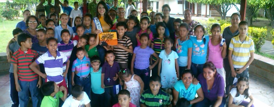 Aldeas Infantiles SOS Reciben A La Reina Miss Mundo Nicaragua